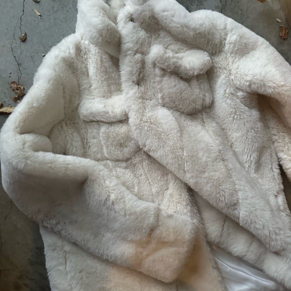 - Furry jacket - Picture 4 of 5